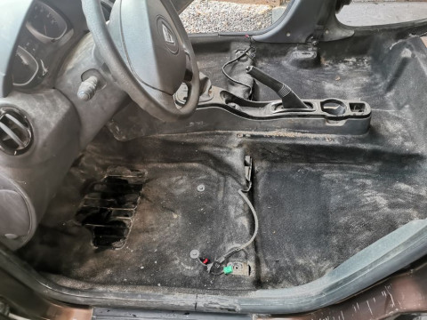 Spal curat tapiterii auto polish faruri auto total
